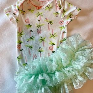 Baby Girl Green Ruffle‎ Bloomer Tuto So Dorable and Palm Tree Flamingo Bodysuit